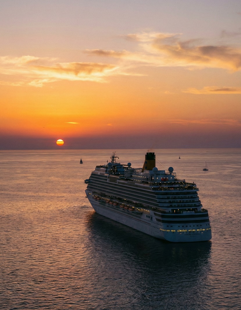 Cruise budgeting plan: keep the total cost predictable and stop onboard money leaks