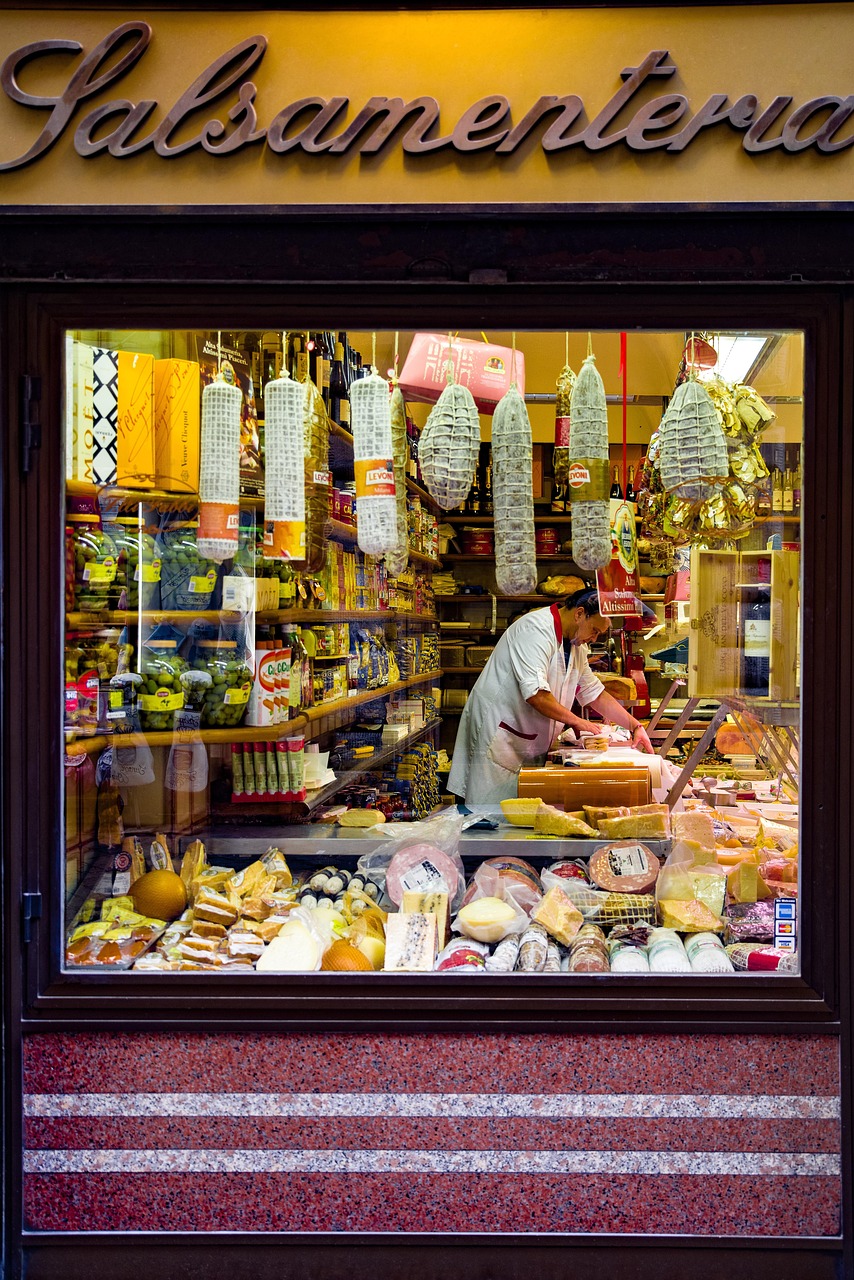 Italy: café tables, train movement, and slow travel pacing
