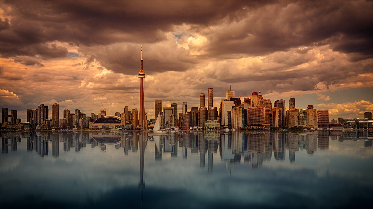 Toronto skyline at dusk