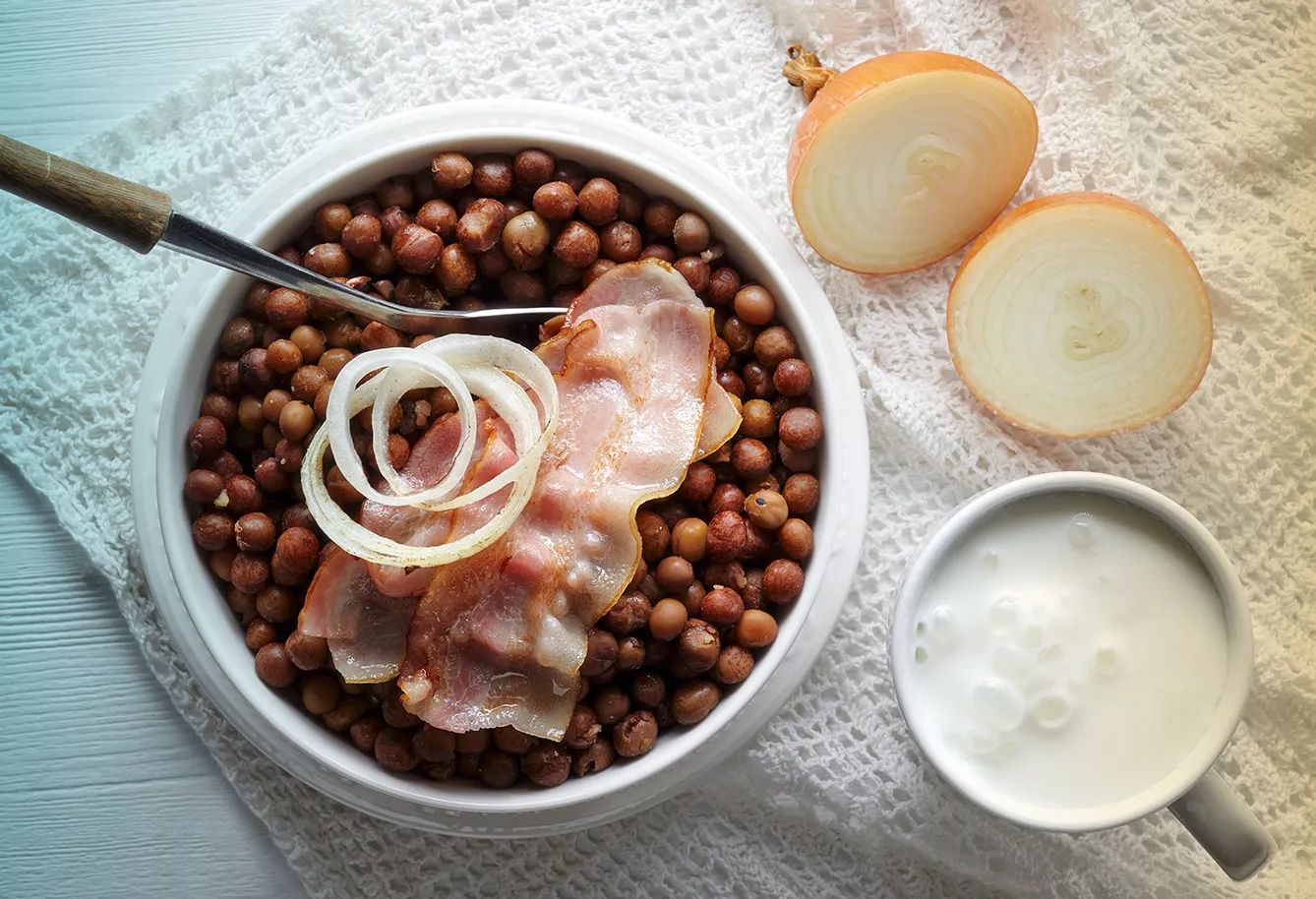 https://aroundtheworldwithrob.com/wp-content/uploads/2026/02/latvian-food-grey-peas.jpg