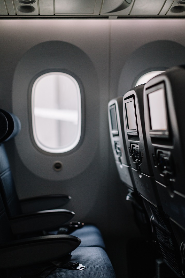 Aircraft cabin comfort tips for a long-haul air travel guide