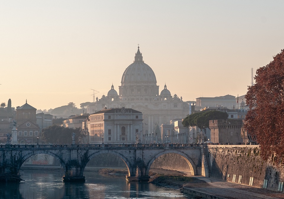 Rome city scene for travellers who love walkable historic places to visit